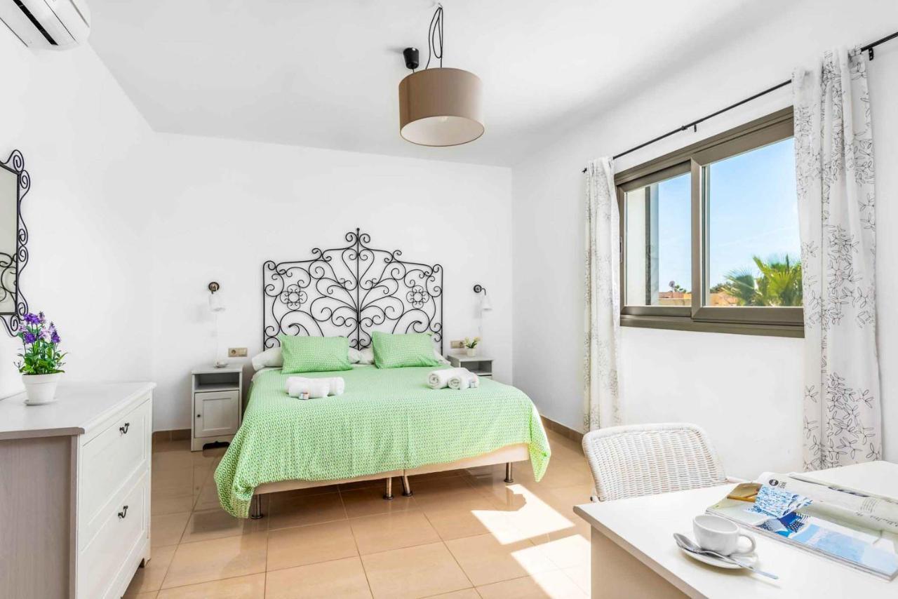 Villa Perez Cala'N Bosch  Extérieur photo